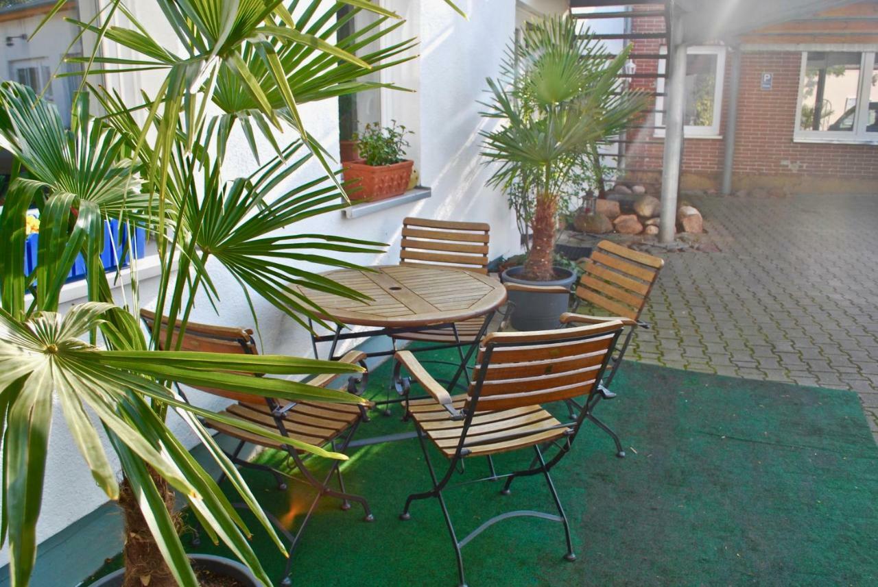 Haus Shiralee - Das Ferienhaus Warnemuende รอสต็อค ภายนอก รูปภาพ